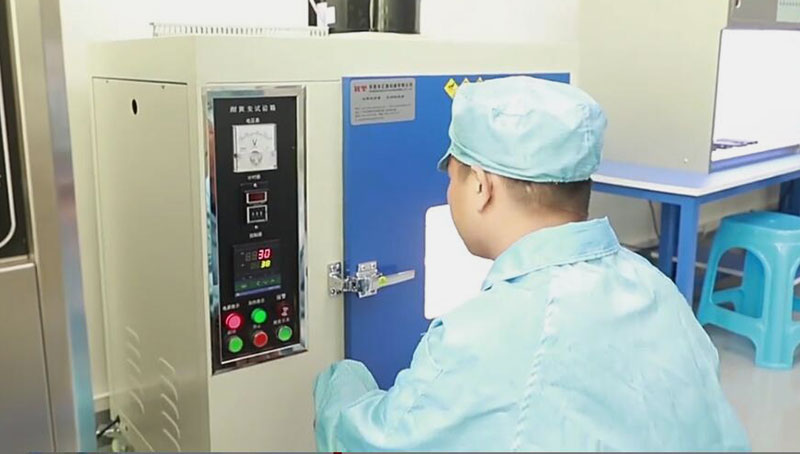 硅膠制品噴有手感油有什么作用？